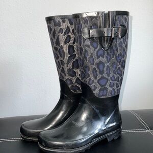 Black & Blue leopard tall rain-boots size 8 BCBG MaxAzria